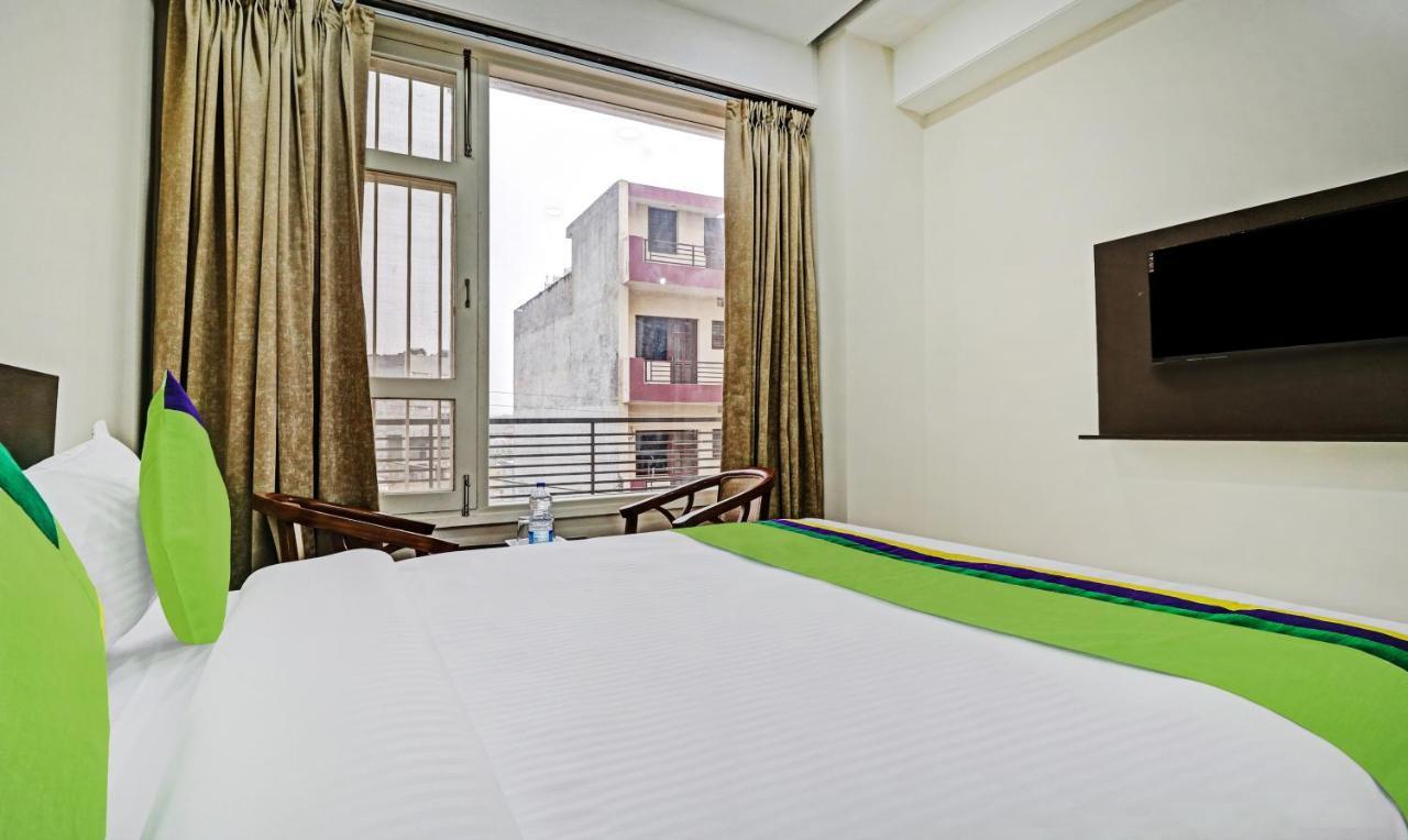 Treebo Kamron Regency Sector 80 Hotel Mohali Екстериор снимка