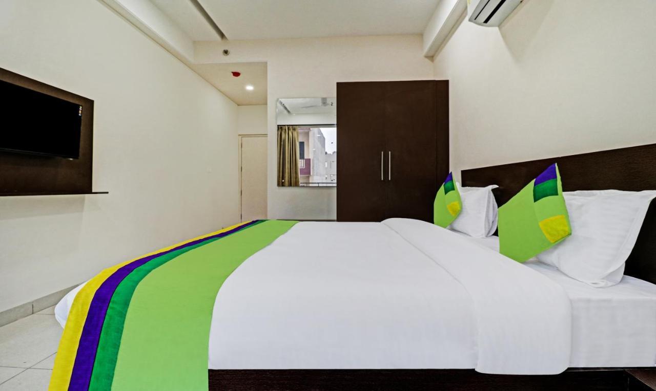 Treebo Kamron Regency Sector 80 Hotel Mohali Екстериор снимка