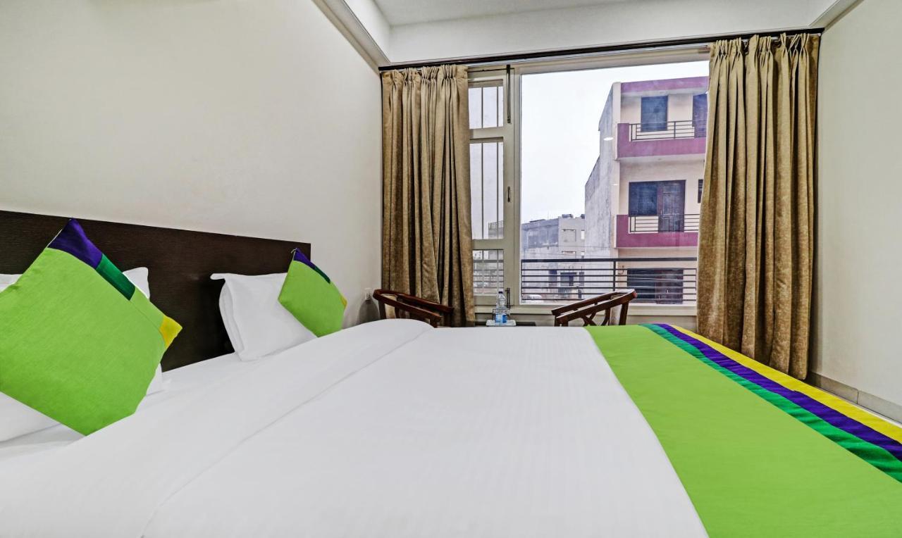 Treebo Kamron Regency Sector 80 Hotel Mohali Екстериор снимка